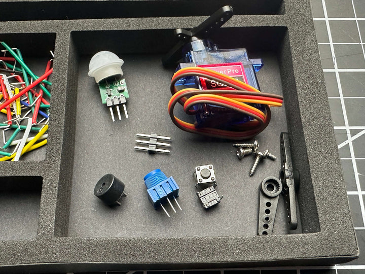 Make: Oxocard Innovator Kit