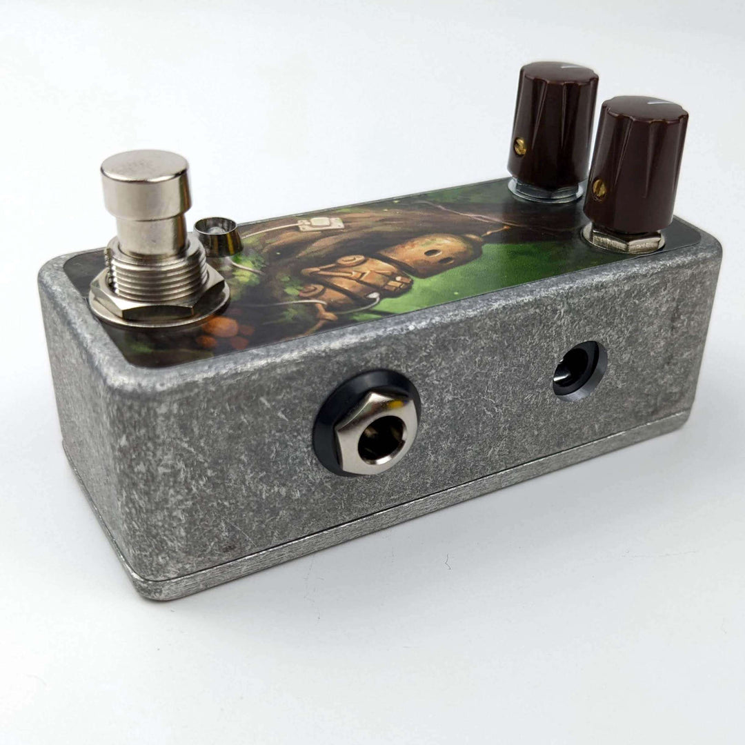 Tiny Fuzz Guitar Pedal: "Charging"