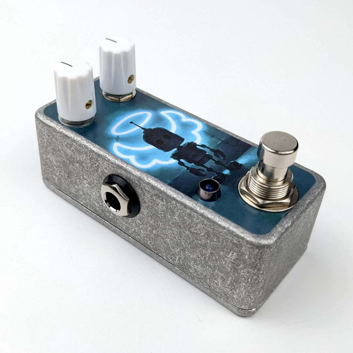 Tiny Fuzz Guitar Pedal: "Divinity"